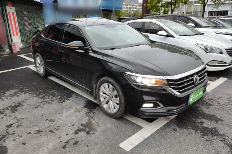 Used Volkswagen Passat 2020 330TSI Elite Edition China VI Front Right 45 Deg