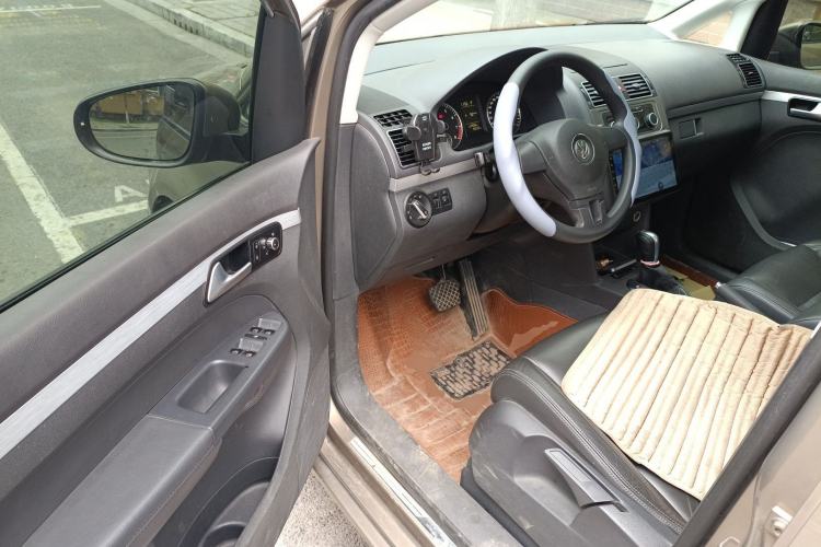 Used Volkswagen Touran 2015 1.4T DSG Comfort Edition 5 Seats