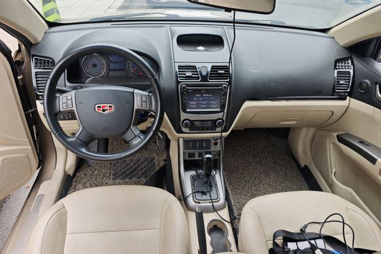 Used Geely Auto Classic Emgrand 2013 Sedan 1.8L CVT Elite Model Center Console