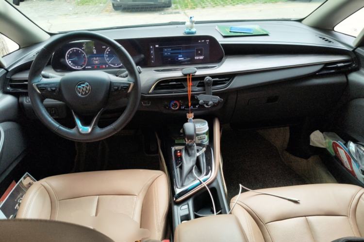 Used Buick GL6 2021 323T Mild Hybrid Connect Prestige Model Center Console