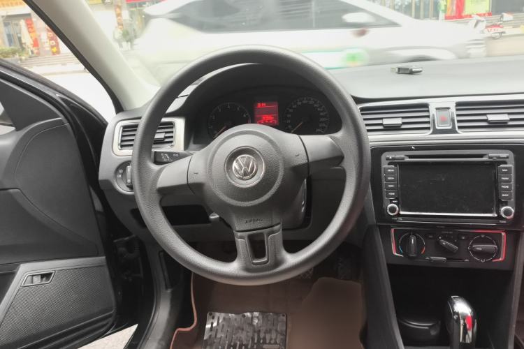 Used Volkswagen Santana 2015 1.6L Automatic Comfort Edition
