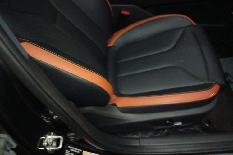 Used Changan UNI-V 2023 1.5T Prestige Model