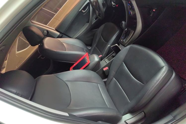 Used Hyundai Elantra (5th Generation / Langdong) 2016 1.6L Automatic Smart Version
