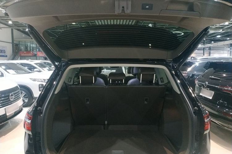 Used Volkswagen Viloran 2024 380TSI Premium Edition Trunk