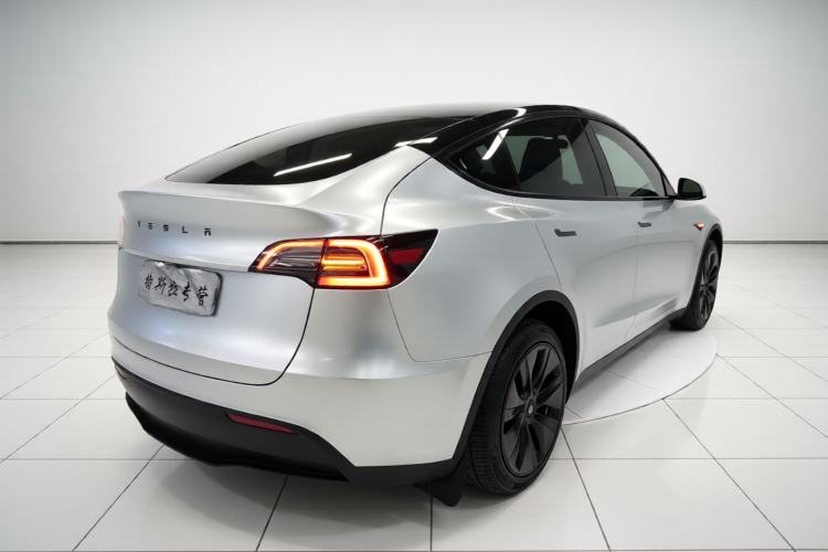 Used Tesla Model Y 2023 Rear-Wheel-Drive Version
