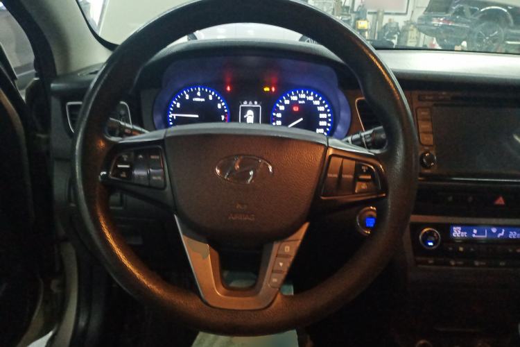 Used Hyundai Mistra 2014 1.8L Automatic Smart GLS Steering Wheel