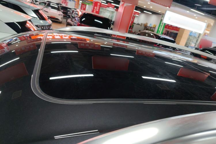 Used Volkswagen Tavendor 2023 330TSI Luxury Touring Edition
