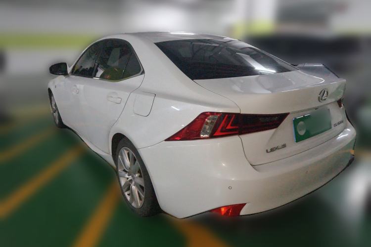 Used Lexus IS 2015 200t F SPORT
