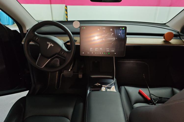 Used Tesla Model Y 2022 Long-Range All-Wheel-Drive Version