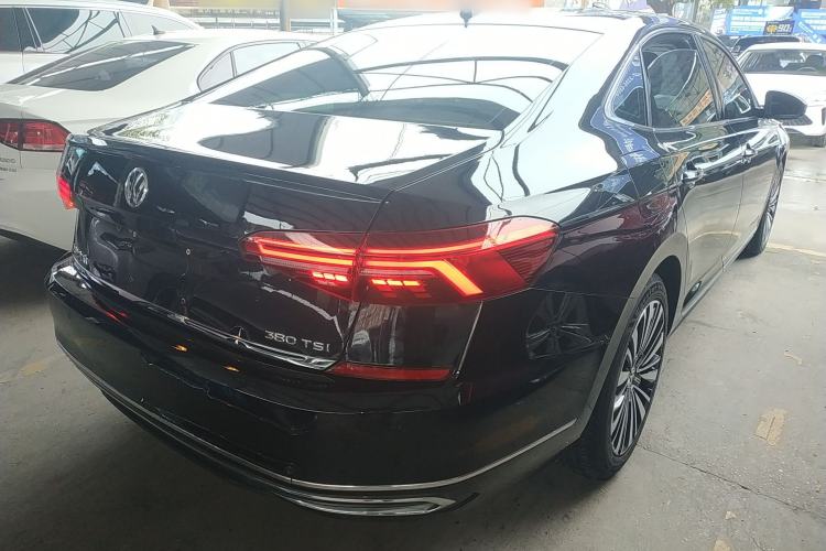 Used Volkswagen Passat 2020 330TSI Luxury Edition China VI