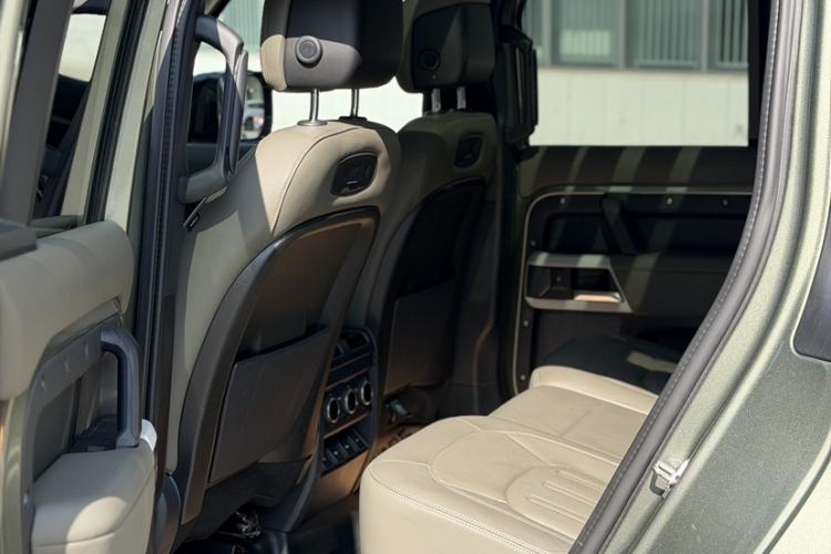 Used Land Rover Defender 2020 110 P400 HSE Exterior 4