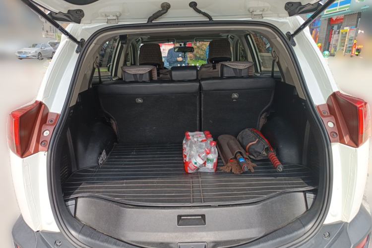 Used Toyota RAV4 2013 2.5L Automatic 4x4 Elite Edition Trunk