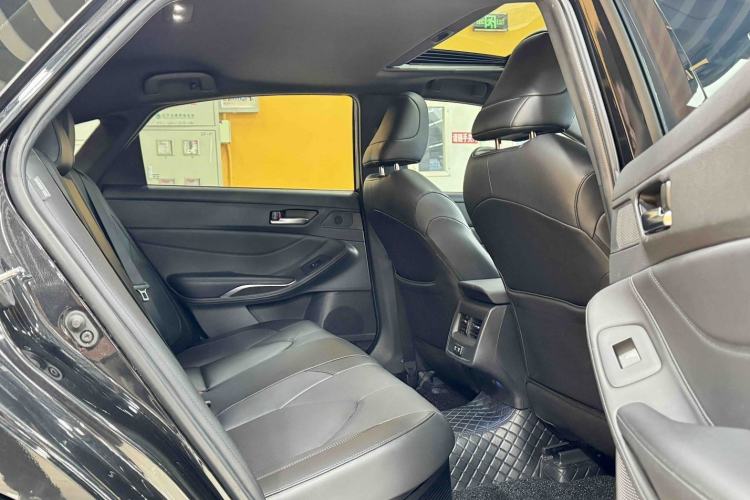 Used Toyota Avalon 2019 Dual-Engine 2.5L Luxury Edition China VI Standard