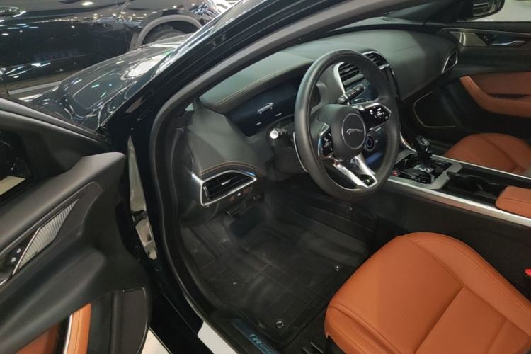 Used Jaguar XEL 2025 2.0T 250 PS R-DYNAMIC 90th Anniversary Edition Driver Seat