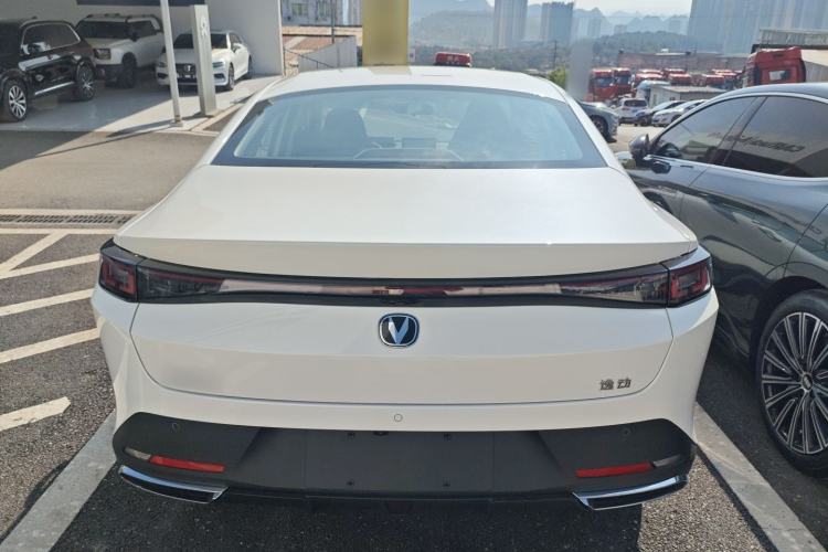 Used CHANGAN Eado PHEV 2025 Smart New Blue Whale 145KM High-Energy Edition
