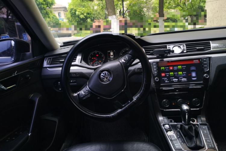 Used Volkswagen Passat 2016 330TSI DSG Prestige Edition Steering Wheel