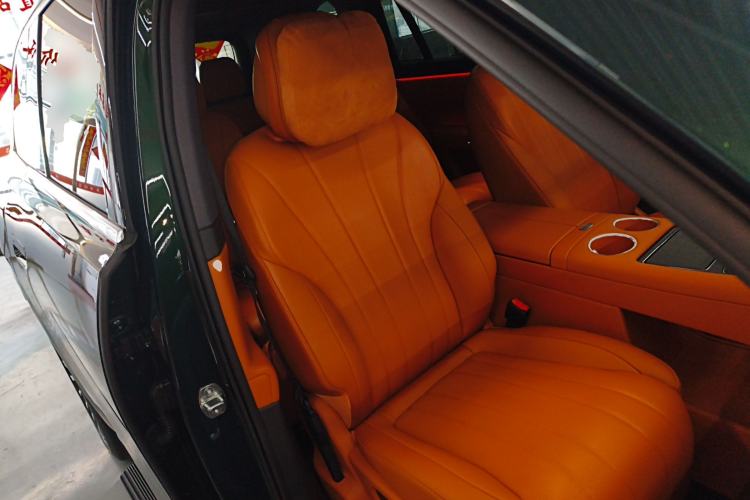 Used Hima AITO M8 2025 Extended-Range Ultra Version 53.4 kWh 6-Seater Edition
