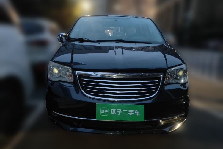 Used Chrysler Grand Voyager 2013 3.6L Luxury Edition Front