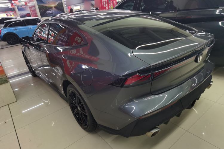 Used Changan UNI-V 2022 1.5T Prestige Version