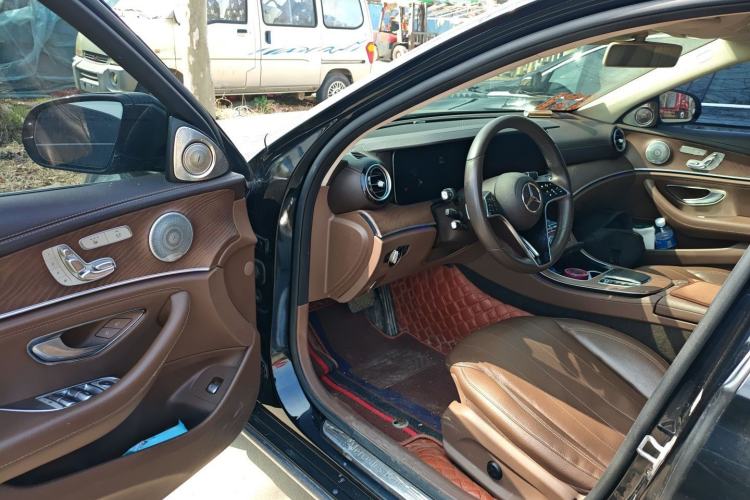 Used Mercedes-Benz E-Class 2017 E 300 L Sporty and Stylish Model
