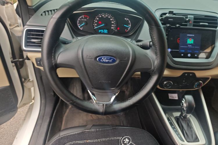 Used Ford Escort 2015 1.5L Automatic Comfort Edition Steering Wheel
