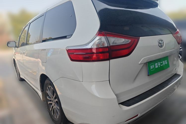 Used Toyota SIENNA 