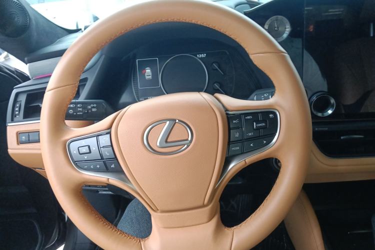 Used Lexus ES 2025 200 Premium Edition