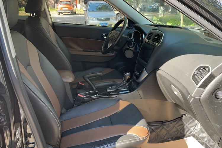 Used GAC Trumpchi GS5 Super 2015 1.8T Automatic Two-Wheel Drive Elite Edition Interior 6