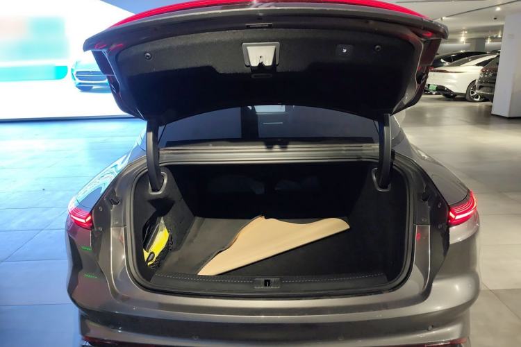 Used IM L7 2022 Dynamic Model Trunk