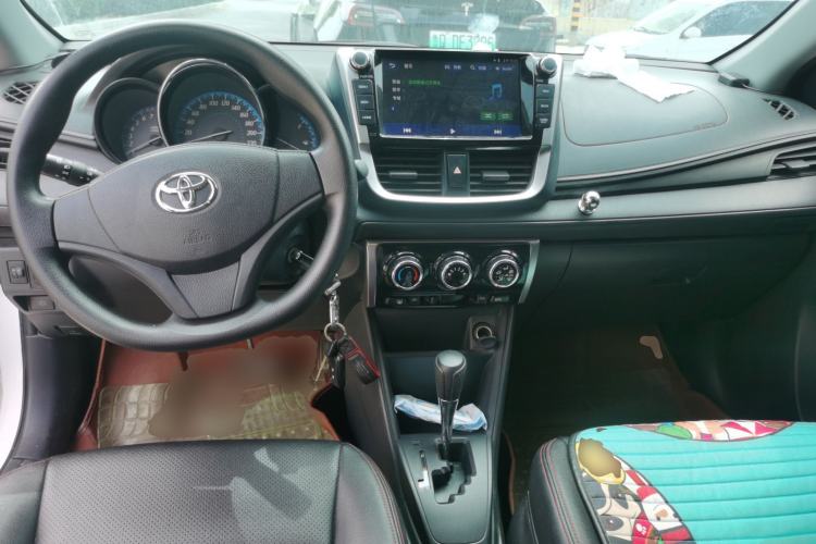 Used Toyota YARiS L Zhi Xuan 2016 Revised 1.5E CVT Charming Edition Center Console