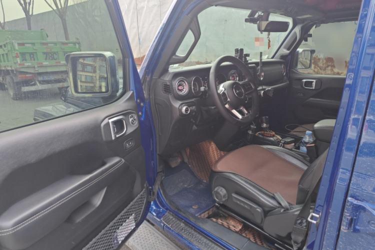 Used Jeep Wrangler 2019 2.0T Sahara 4-Door Version China V Standard
