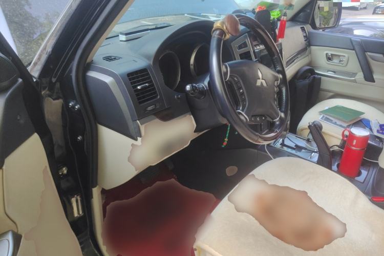 Used Mitsubishi Pajero 
