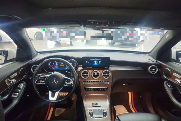 Used Mercedes-Benz GLC 2022 GLC 260 L 4MATIC Luxury Model Center Console