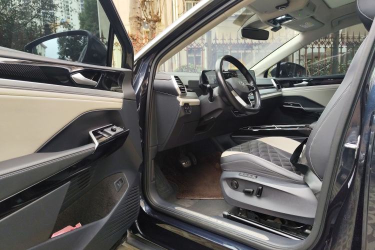 Used Volkswagen ID.6 CROZZ 2022 Long-Range PRO Edition Driver Seat