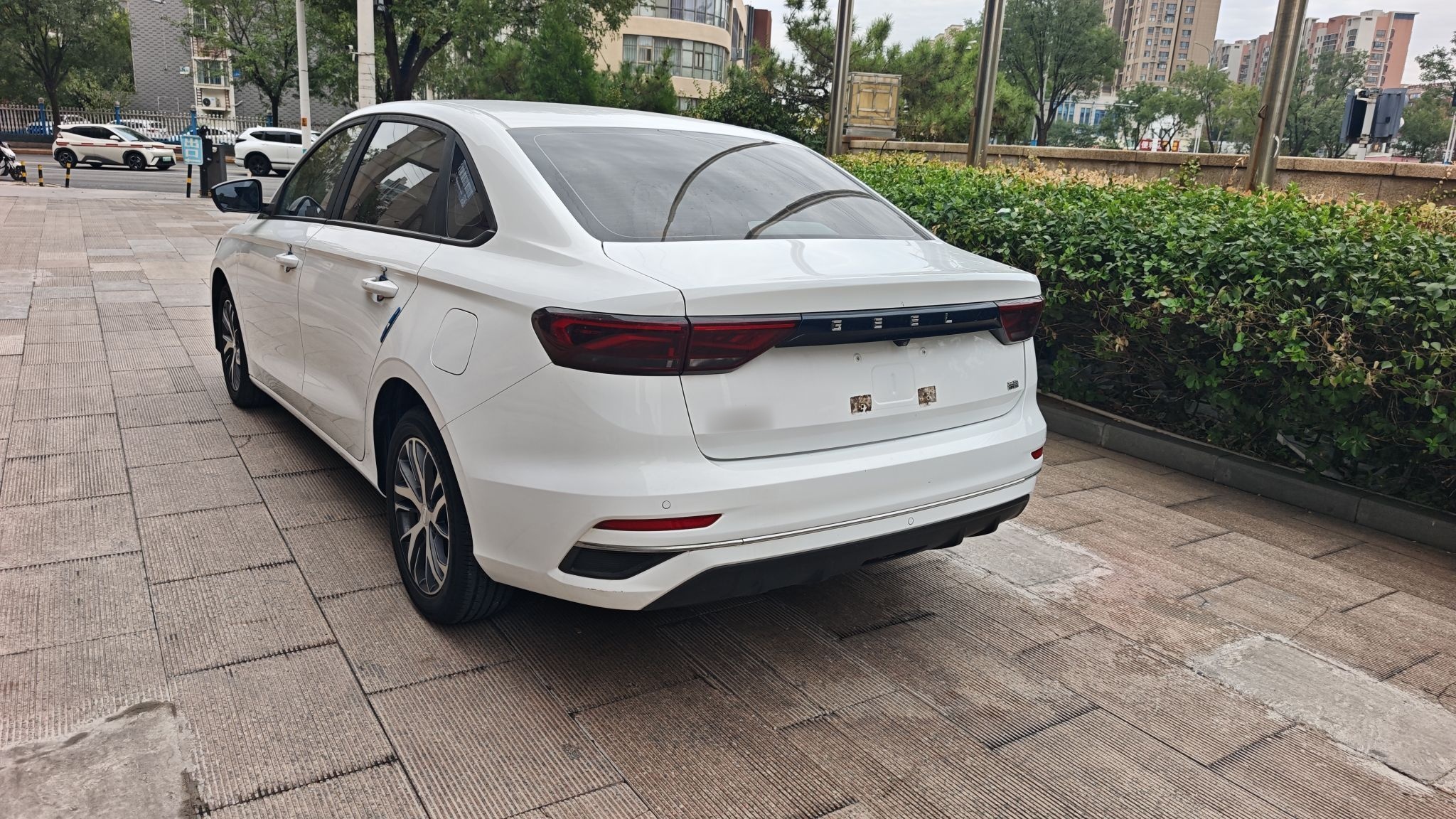 Geely Auto Emgrand 2022 4th Generation 1.5L Manual Luxury Model — снимка 17