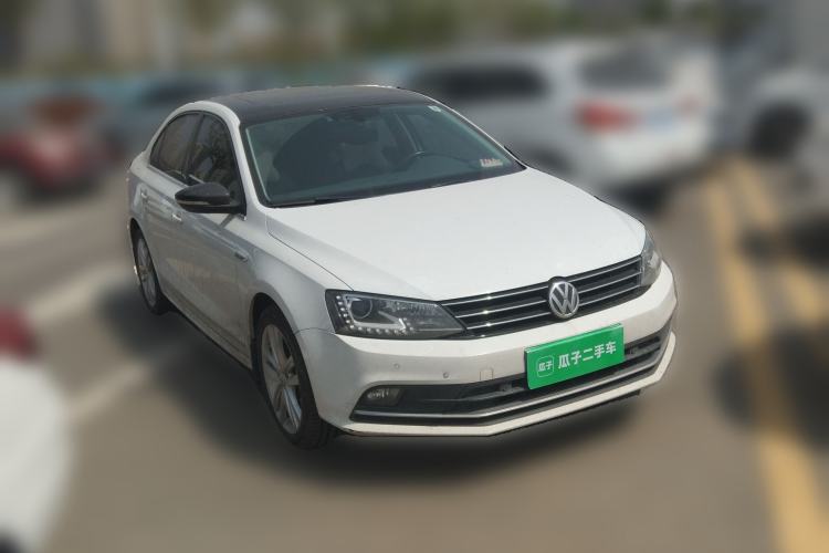 Used Volkswagen Sagitar 2018 280TSI DSG Luxury Model Front Right 45 Deg