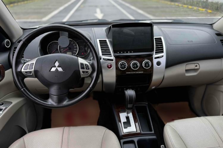 Used Mitsubishi Pajero Sport 2013 3.0L Automatic Two-Wheel Drive Luxury Edition