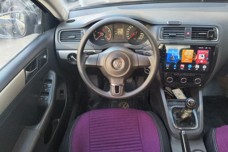 Used Volkswagen Sagitar 2012 1.6L Manual Comfort Model
