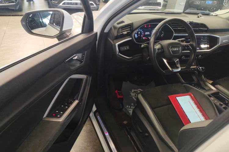 Used Audi Q3 2021 35 TFSI Fashion Dynamic Model