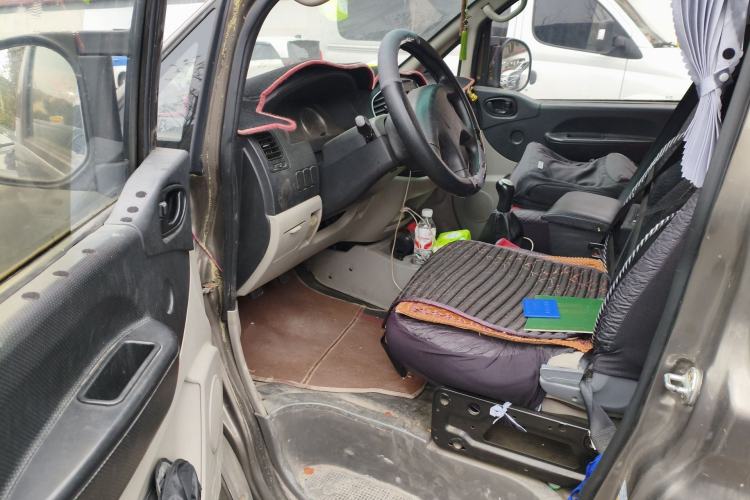 Used FORTHING Lingzhi 2015 V3 1.5L 5-Seater Special Offer Model Driver Seat