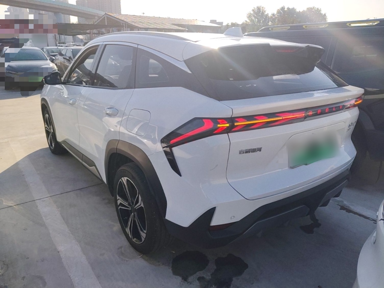 Geely Galaxy L7 2025 EM-i 115km Exploration+ Edition — снимка 4
