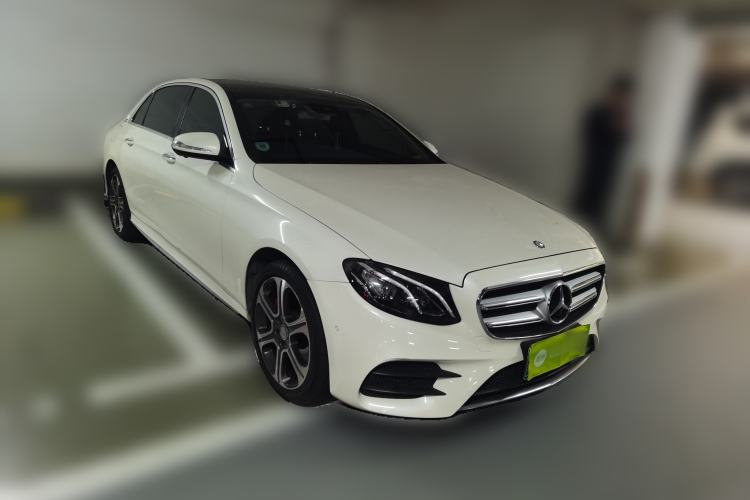 Used Mercedes-Benz E-Class 2016 E 300 L Sporty and Stylish Model
