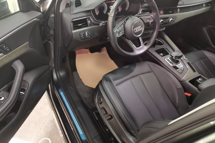 Used Audi A4L 2023 40 TFSI Fashionable and Elegant Version Driver Seat