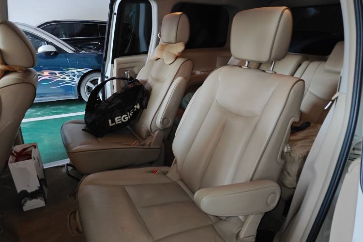 Used Nissan Quest 2015 3.5L SL Left Rear Seat