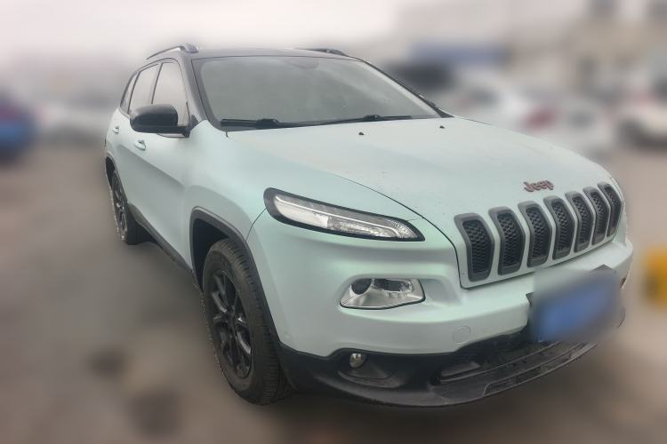 Used Jeep Cherokee 2016 2.4L Professional Smart Version
