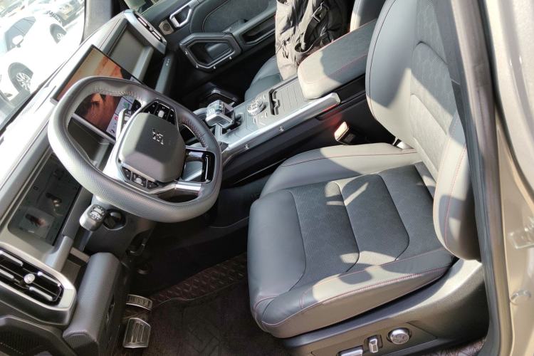 Used JETOUR Traveler C-DM 2024 C-DM 208KM Mountain & Wilderness Edition
