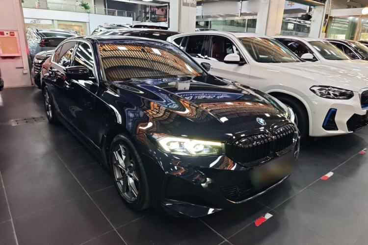 Used BMW i3 2022 eDrive 35 L Front Right 45 Deg