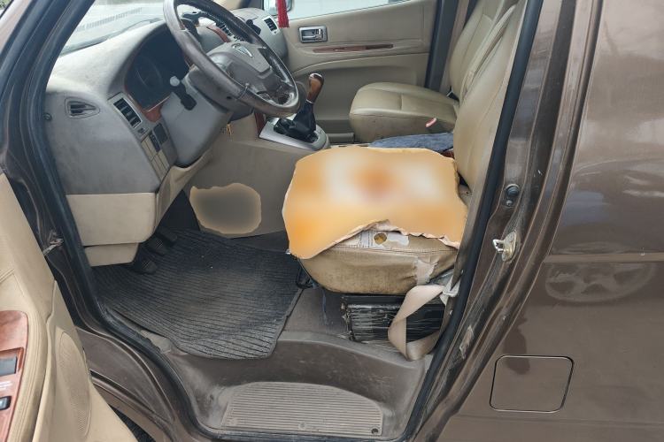 Used Foton MP-X E 2014 2.0L Wealth Express Classic Edition Basic Configuration with 4Gi-VVT
