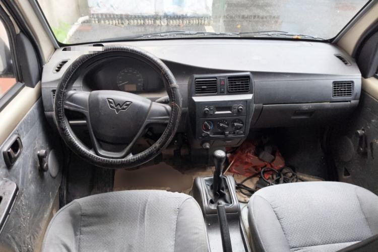 Used Wuling Rongguang 2020 1.5L Extended Basic Version China VI Standard L3C Center Console