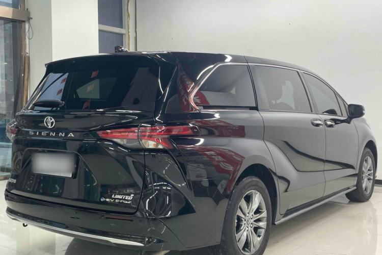 Used Toyota Sienna 2026 Model 2.5L Dual-Engine Four-Wheel-Drive Premium Edition